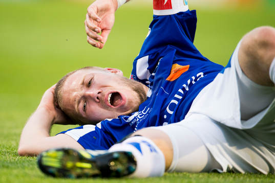 Åtvidabergs Anton Tinnerholm har ont