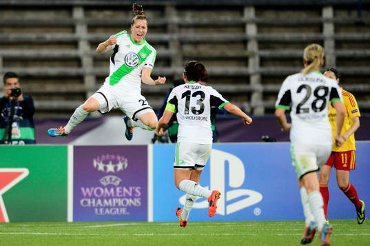 Wolfsburgs Verena Faisst jublar