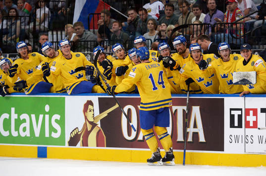 Sveriges Mattias Ekholm jublar