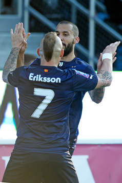 Malmö FFs Magnus Eriksson och Guillermo Molins jublar