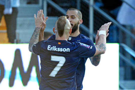Malmö FFs Magnus Eriksson och Guillermo Molins jublar