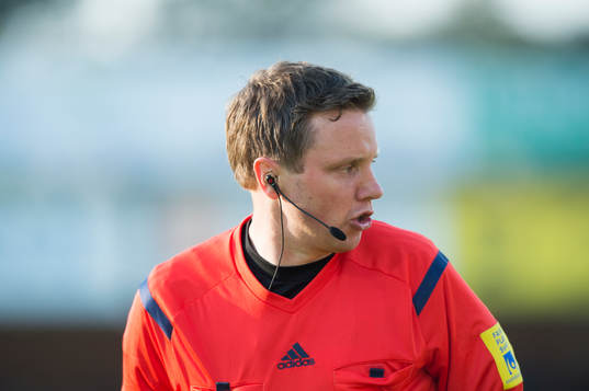 Domaren Markus Strömbergsson i