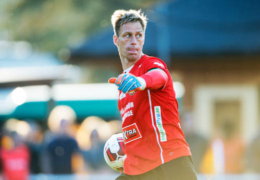 Mjällbys målvakt Mattias Asper  i