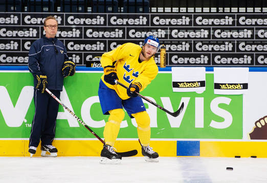 Förbundskapten Pär Mårts och Mattias Ekholm på Sveriges