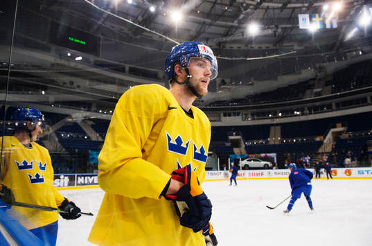 Mattias Ekholm på Sveriges träning
