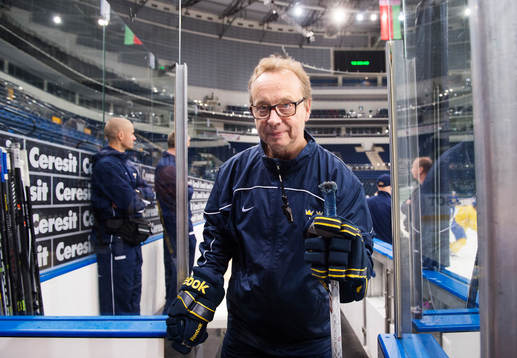 Förbundskapten Pär Mårts på Sveriges träning