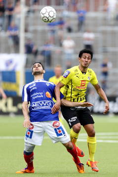 Åtvidabergs Imad Zatara och Halmstads Antonio Rojas