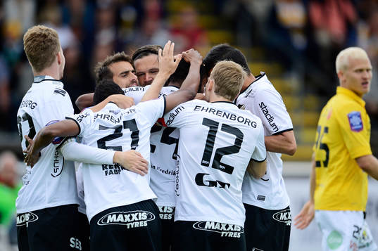 Häckens Rene Makondele jublar