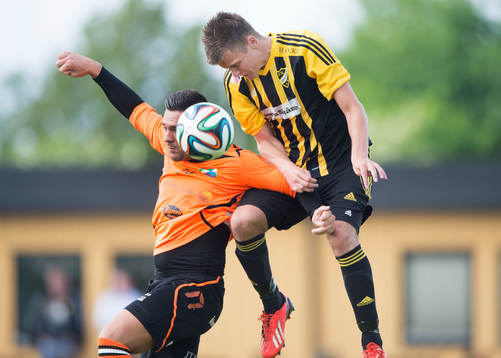 IFK Hässleholms Niklas Jönsson i matchen i division 111