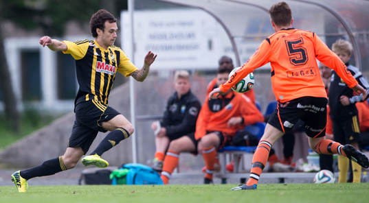 IFK Hässleholms Karim Al-Asi i matchen i division 111