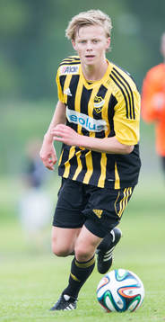 IFK Hässleholms Philip Bengtsson i matchen i division 111