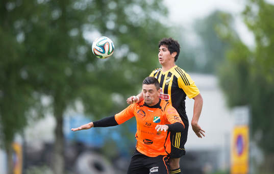 IFK Hässleholms Diego Delgado i matchen i division 111