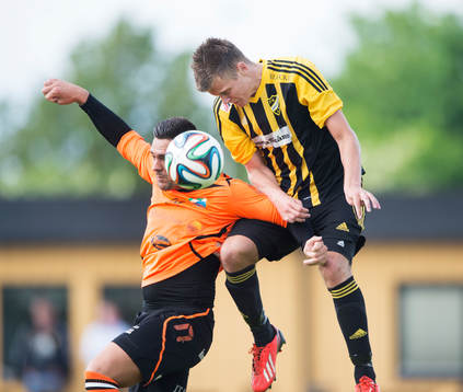 IFK Hässleholms Niklas Jönsson i matchen i division 111