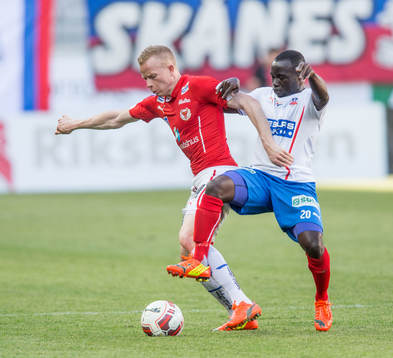 Kalmars Tobias Eriksson och Helsingborgs Emmanuel Boateng