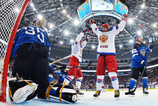 Rysslands Artyom Anisimov och Yegor Yakovlev jublar