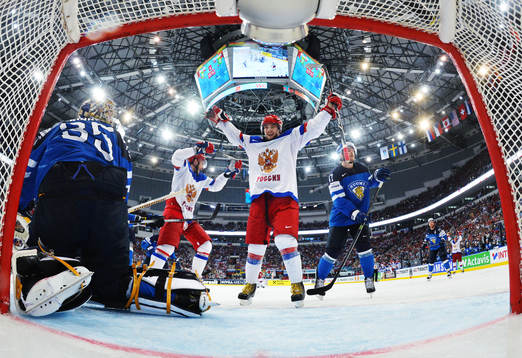 Rysslands Artyom Anisimov och Yegor Yakovlev jublar
