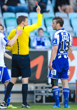 IFK Göteborgs Gustav Svensson får rött kort