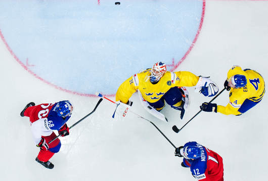 Tjeckiens Jaromir Jagr och Jiri Novotny oroar framför