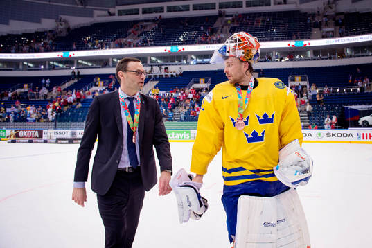 Sveriges assisterande tränare Peter Popovic och målvakt