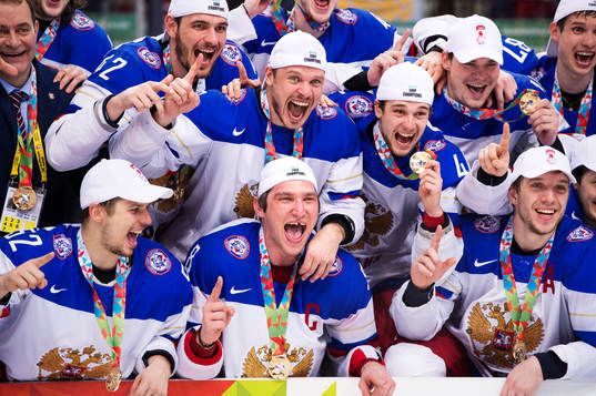 Rysslands spelare och ledare jublar