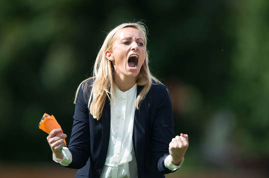 Kristianstads tränare Elisabet Gunnarsdottir jublar när