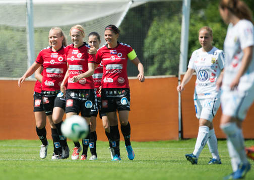 Kristianstads Linnea Liljegärd gör 1-0 i första