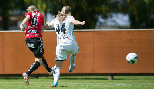 Kristianstads Linnea Liljegärd gör 1-0 i första