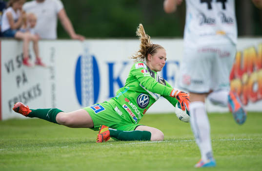 Umeås målvakt Tove Enblom i matchen i damallsvenskan