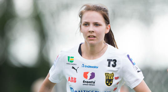 Umeås Johanna Nyman i matchen i damallsvenskan mellan