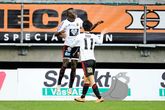 Östersunds Modou Barrow jublar
