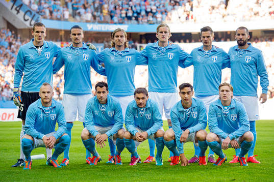 Malmö FF ställer upp för lagbild målvakt Robin Olsen,