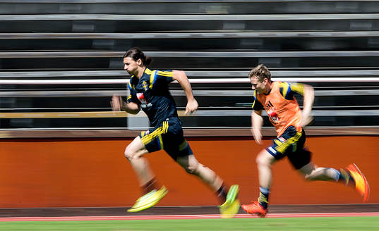 Sveriges Zlatan Ibrahimovic och Pierre Bengtsson