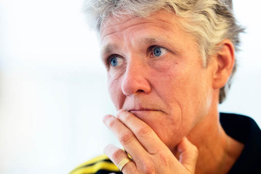 Sveriges förbundskapten Pia Sundhage presenterar