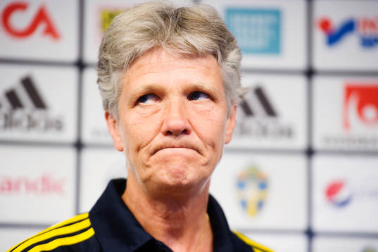 Sveriges förbundskapten Pia Sundhage presenterar