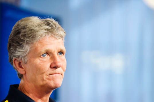 Sveriges förbundskapten Pia Sundhage presenterar