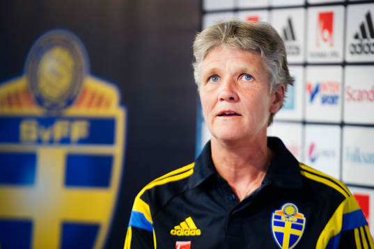 Sveriges förbundskapten Pia Sundhage presenterar