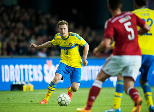 Sveriges Mattias Johansson i landskampen mellan Danmark och