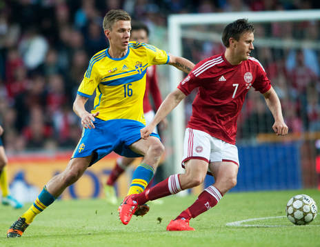 Sveriges Pontus Wernbloom jagar Danmarks William Jörgensen