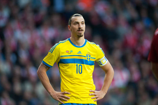 Sveriges Zlatan Ibrahimovic  i landskampen mellan Danmark