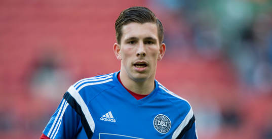Danmarks Pierre Emile Höjbjerg i landskampen mellan