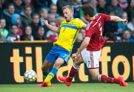 Sveriges Sebastian Larsson  i landskampen mellan Danmark