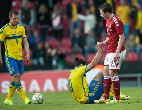 Sveriges Zlatan Ibrahimovic och Danmarks Pierre Emile