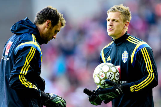 Sveriges målvakt Andres Isaksson och målvakt Johan Dahlin
