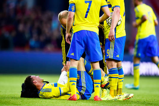 Sveriges Marcus Berg får vård