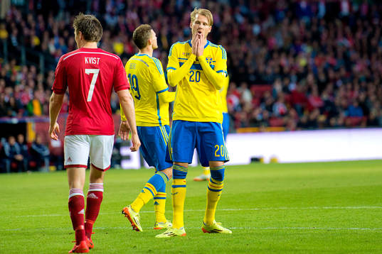 Sveriges Ola Toivonen reagerar