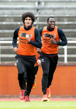 Belgiens Romelu Lukaku och Marouane Fellaini