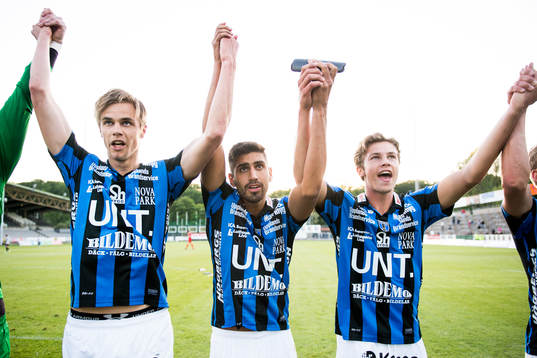 Bläddra bland fler bilder av Fotboll, Superettan, Landskrona BOIS - Sirius