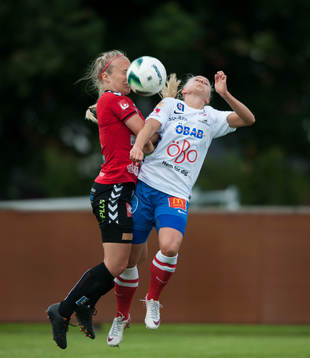 Kristianstads Elisa Vidarsdottir och Örebros Julia
