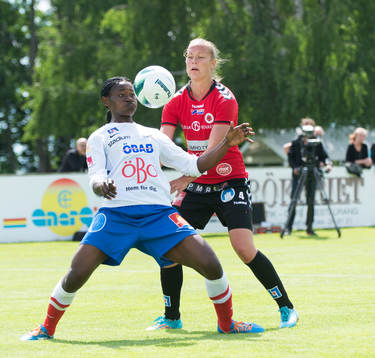 Örebros Ogonna  Chukwudi och Kristianstads Therese