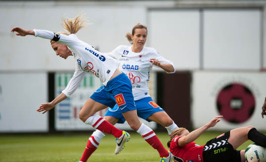 Örebros Elin Magnusson i matchen i semifinalen i Svenska